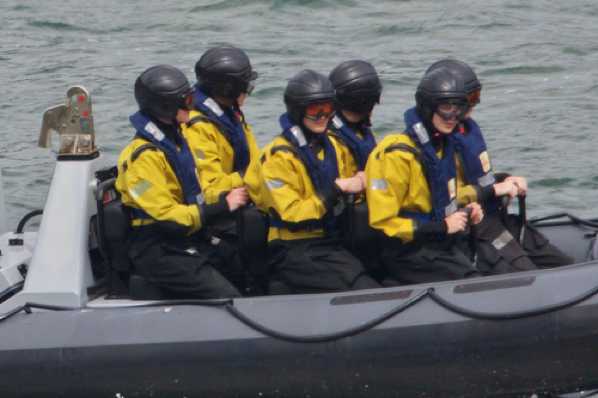 02 June 2018 - 14-18-58.jpg
Oh Despicable Me!. Do they look like Minions to you too ? It's the protective gear needed for training on one of the Navy's high speed ribs. #DartmouthBRNCTRaining  #